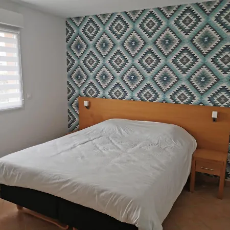 Apartamento La Pinede - Confort - Piscine De Saison - 2 - Proche Et Commerces *