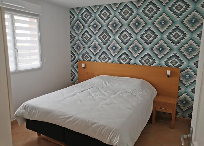 Apartamento La Pinede - Confort - Piscine De Saison - 2 - Proche Et Commerces *