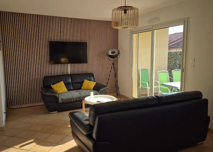 La Pinede - Confort - Piscine De Saison - 2 - Proche Et Commerces Apartamento